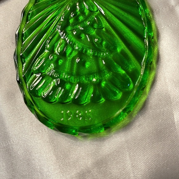 Avon Vintage 1985 Fostoria Ornament Collection Christmas Tree - Picture 3 of 7